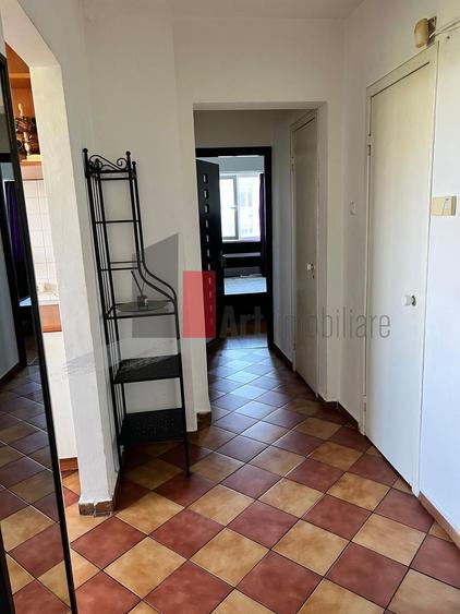 Apartament cu 3 camere decomandat, mobilat în Colentina