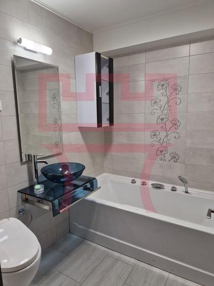 Apartament cu 3 camere semidecomandat, mobilat în Plopilor
