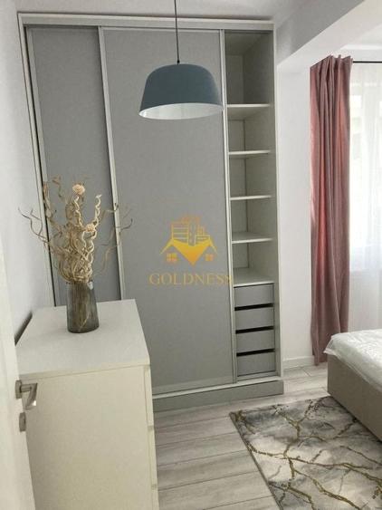 Apartament cu 3 camere semidecomandat în Florești