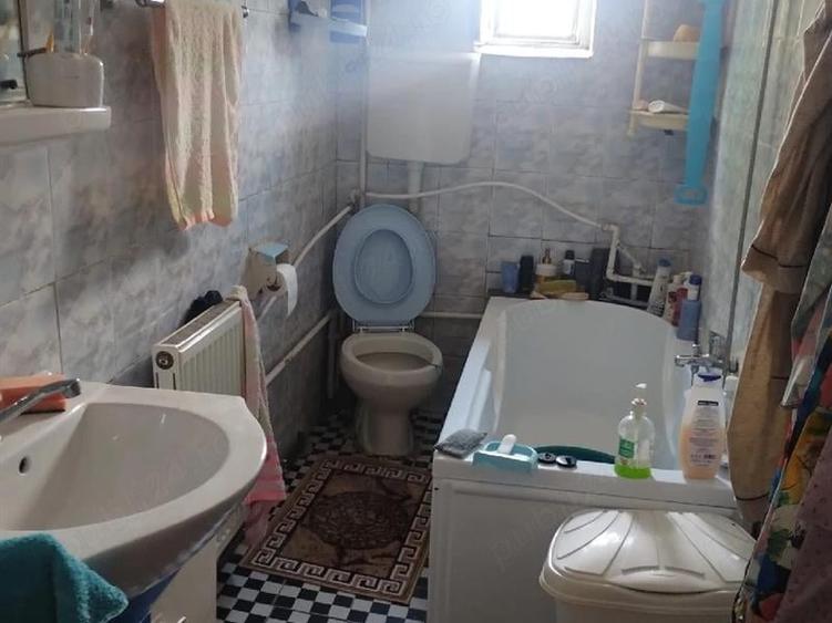 Casă individuală cu 5 camere cu Canalizare în Bucovăț