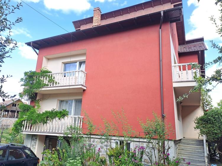 Casă cu 4 camere în Nord