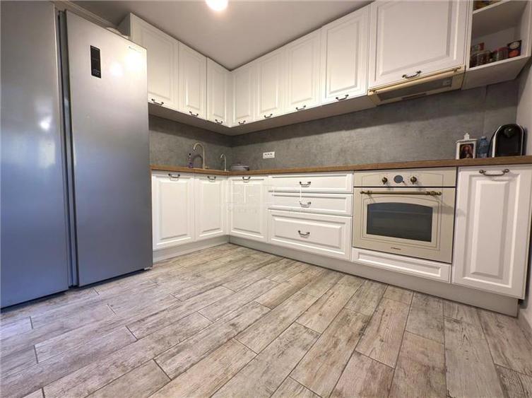 Casă individuală cu 4 camere cu Teren 454 Mp în Central