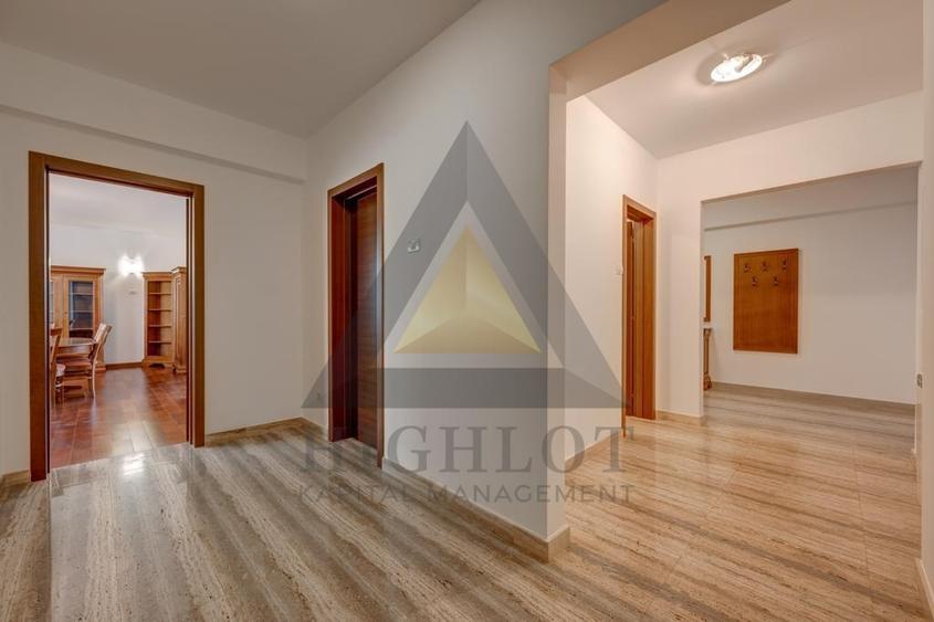 Apartament cu 4 camere decomandat, mobilat în Eminescu