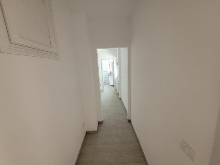 Apartament cu 5 camere decomandat în Armeneasca