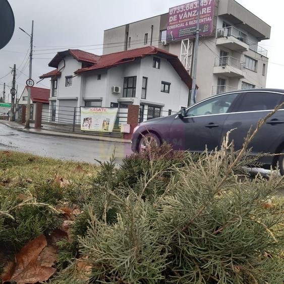 Casă individuală cu 6 camere cu Canalizare în Cățelu