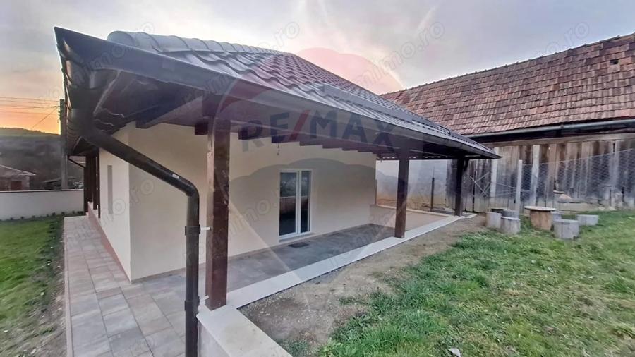 Casă cu Teren 800 Mp în Gălățeni