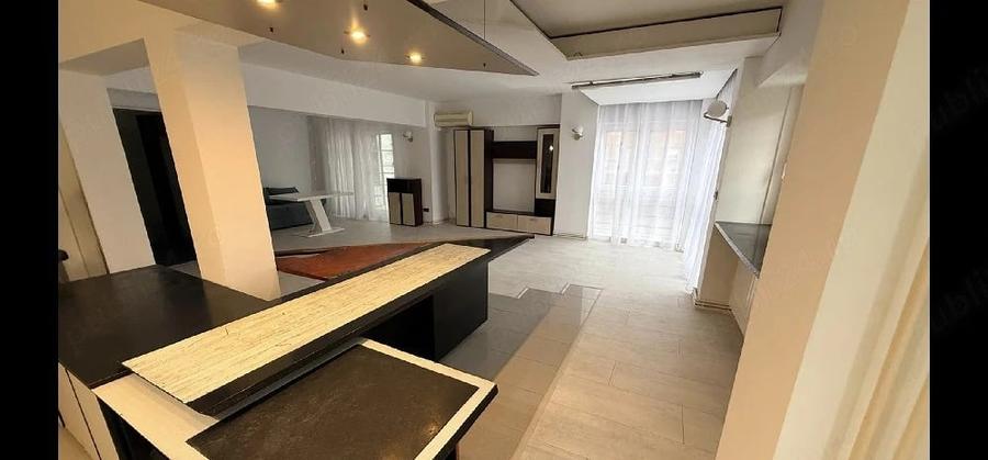 Apartament cu 3 camere decomandat în Dorobanților