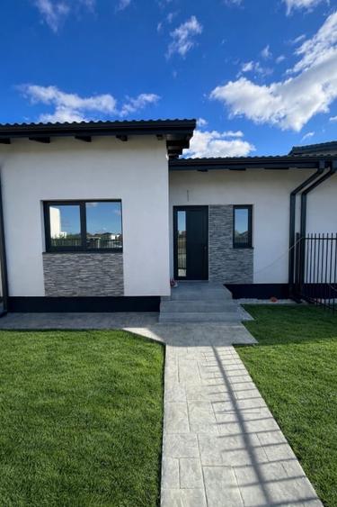 Duplex cu 3 camere cu Canalizare în Moșnița Veche