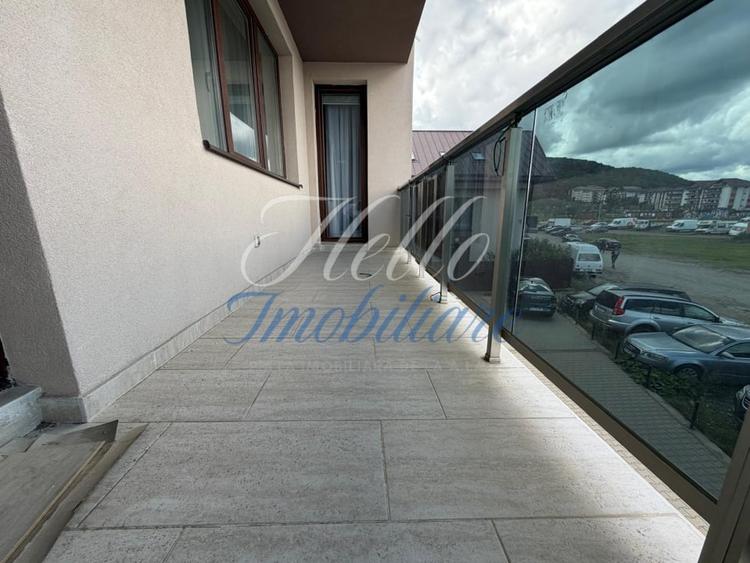 Apartament cu 4 camere decomandat în Florești