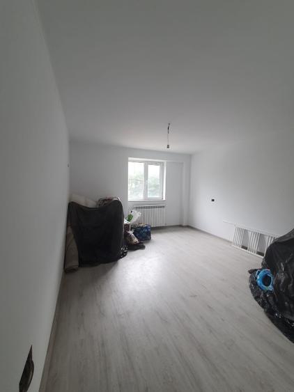 Apartament cu 3 camere nedecomandat în Central