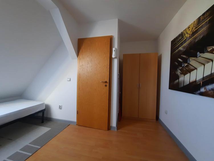 Apartament cu 3 camere decomandat, mobilat în Hipodrom 2