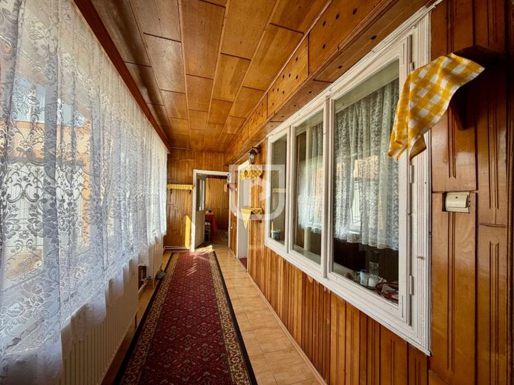 Casă individuală cu 6 camere cu Canalizare în Central