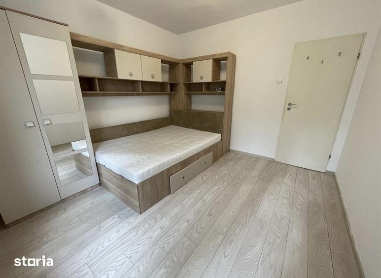 Apartament cu 4 camere decomandat în Central