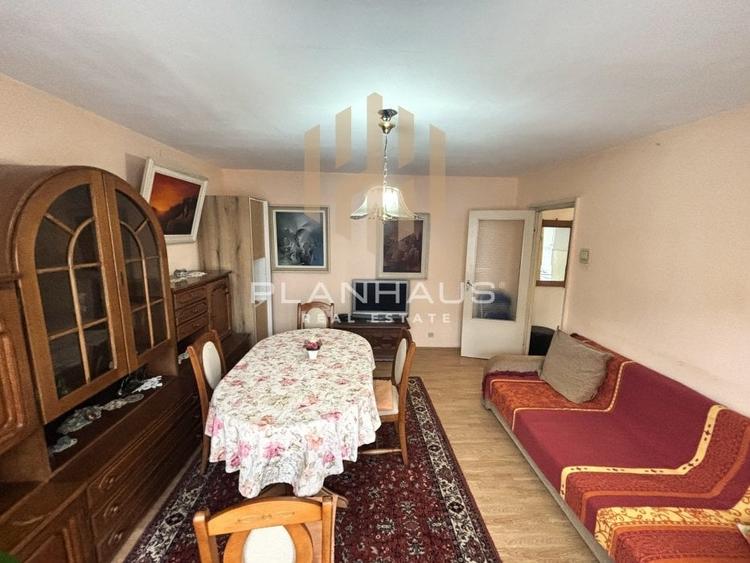 Apartament cu 4 camere decomandat, mobilat în Central