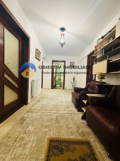 Apartament cu 3 camere decomandat în Calea Romanului