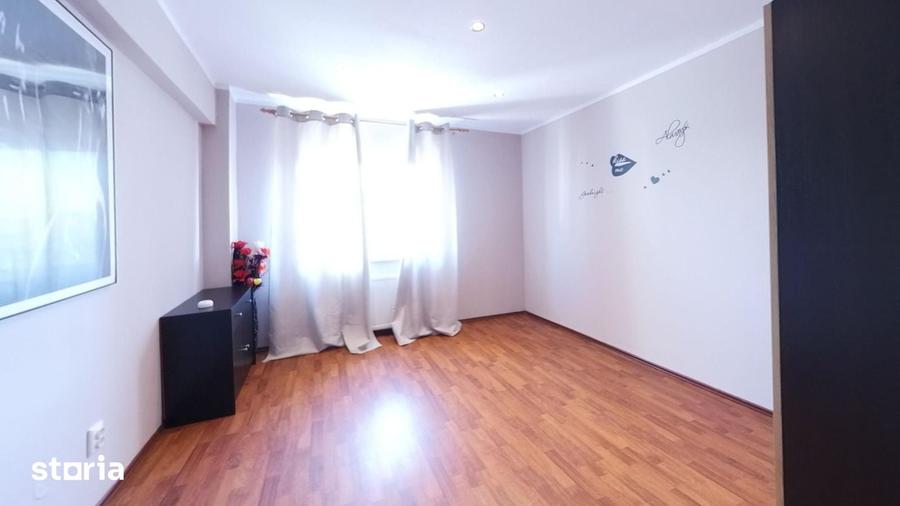 Apartament cu 4 camere decomandat în Banat