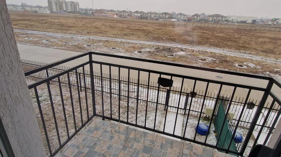 Duplex cu 3 camere cu Canalizare în Ulmi