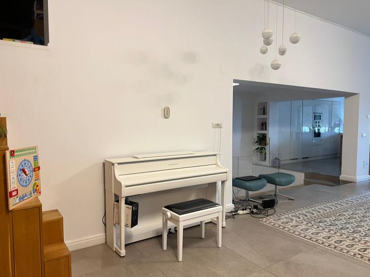 Penthouse cu 5 camere decomandat în Herăstrău