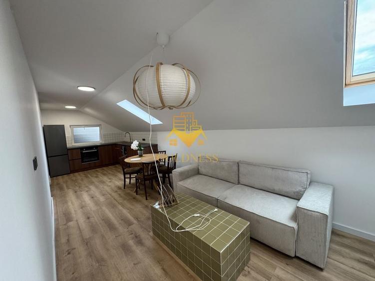 Apartament cu 3 camere semidecomandat, mobilat în Între Lacuri