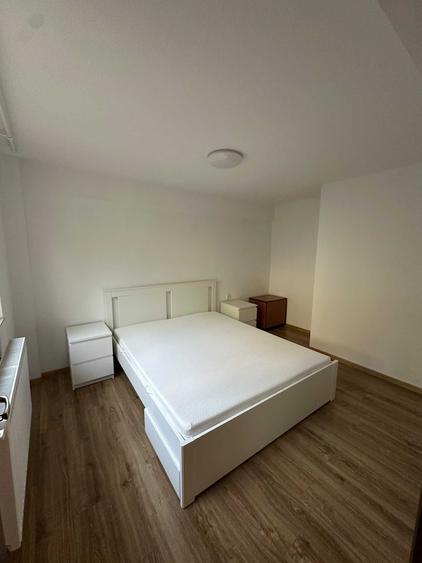 Apartament cu 3 camere semidecomandat în Bucureștii Noi