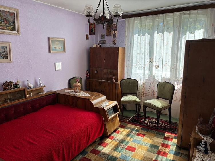 Apartament cu 3 camere semidecomandat în Drumul Taberei