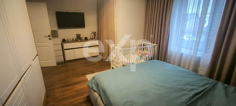 Casă individuală cu 5 camere cu Teren 1060 Mp în Exterior Vest