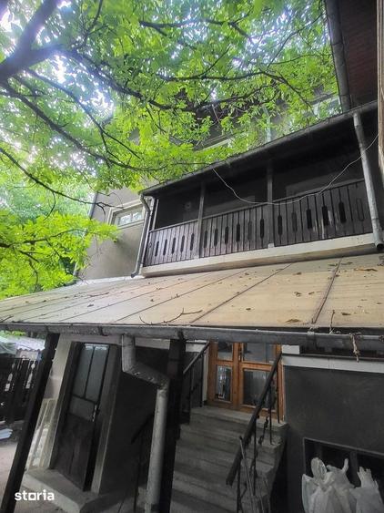 Casă cu 7 camere decomandat cu Teren 117 Mp în Ultracentral