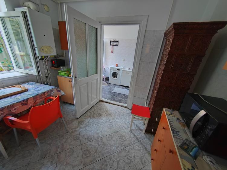 Casă cu 2 camere cu Teren 150 Mp în Moșilor