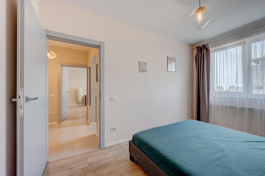 Apartament cu 3 camere semidecomandat în Grivița