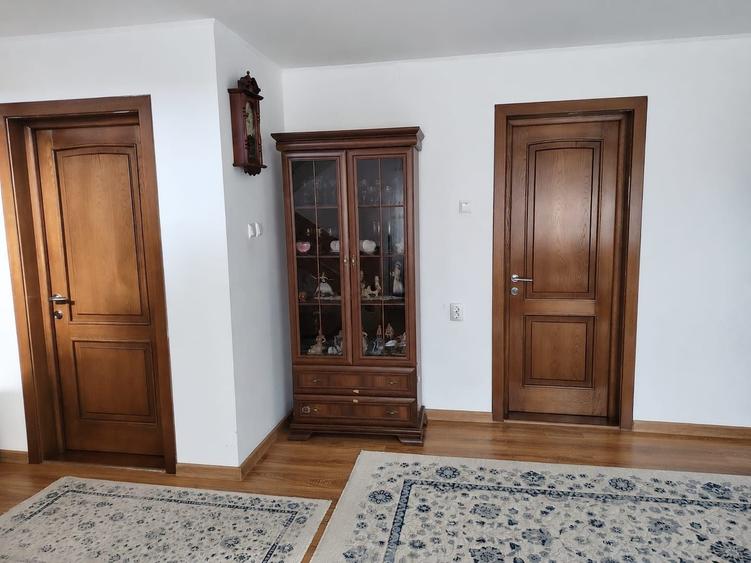 Casă cu 4 camere în Catane