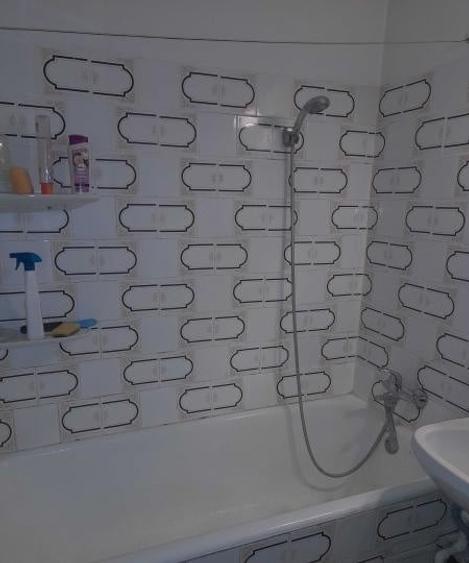 Apartament cu 3 camere decomandat în Drumul Taberei