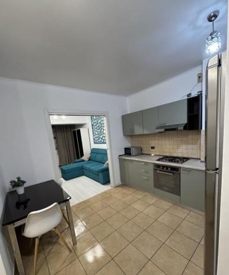 Apartament cu 2 camere decomandat, mobilat în Titan