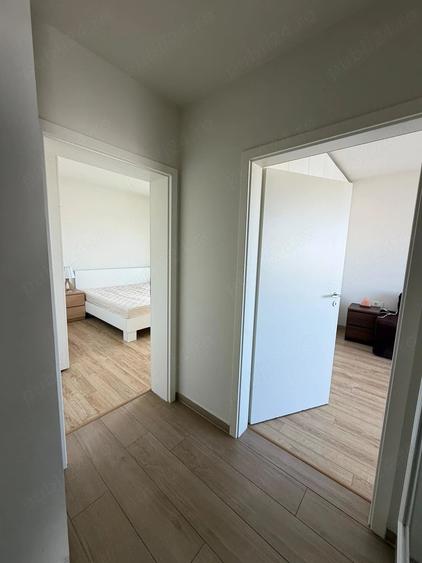 Apartament cu 3 camere semidecomandat în Dumbrăvița