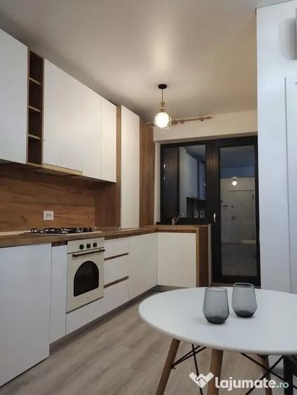 Apartament cu 2 camere semidecomandat în Micro 17