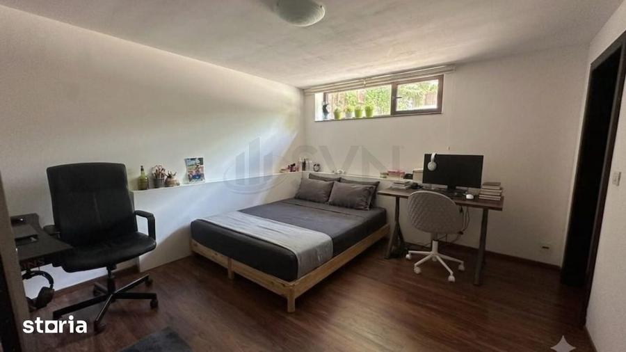 Casă cu 5 camere cu Teren 185 Mp în Vatra Luminoasă