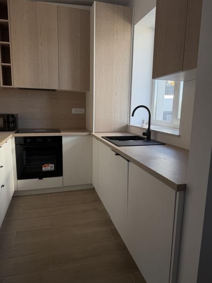 Apartament cu 3 camere semidecomandat în Central