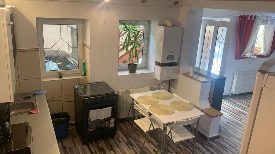 Casă cu 3 camere în Central