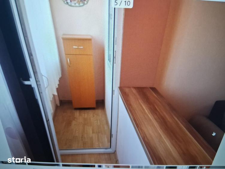 Apartament cu 2 camere semidecomandat în Tei