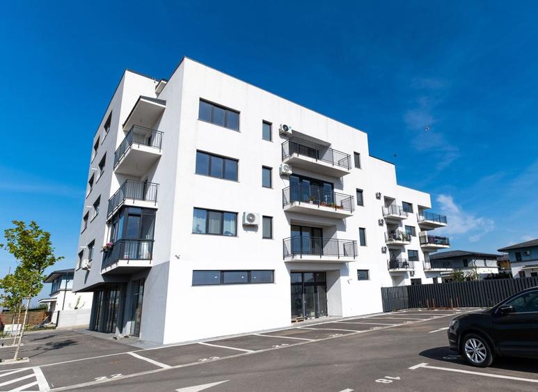 Apartament cu 4 camere semidecomandat în Metalurgiei