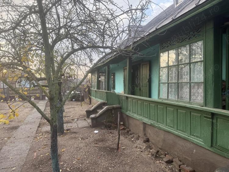 Casă cu Teren 1500 Mp în Stolnici