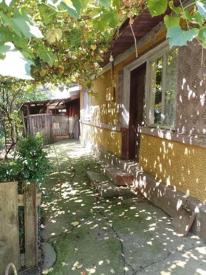 Casă cu 3 camere cu Teren 829 Mp în Brazii