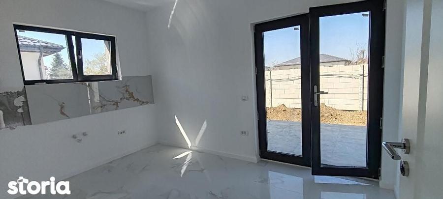 Casă cu 4 camere cu Teren 500 Mp în Clinceni