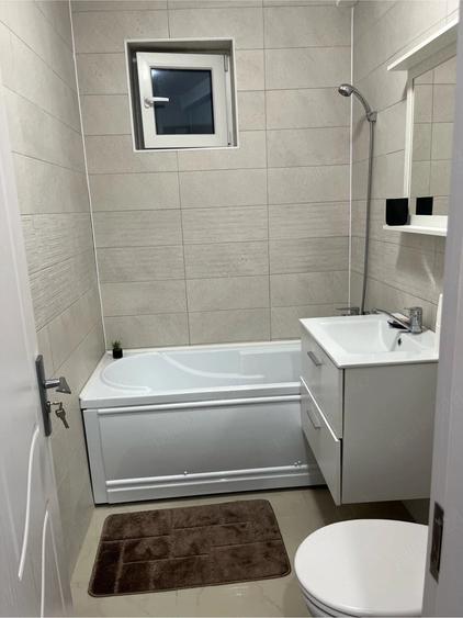 Apartament cu 2 camere semidecomandat în Gorjului