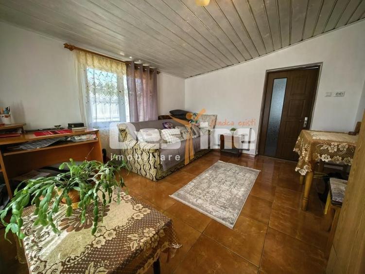 Casă individuală cu 4 camere cu Canalizare în Horpaz