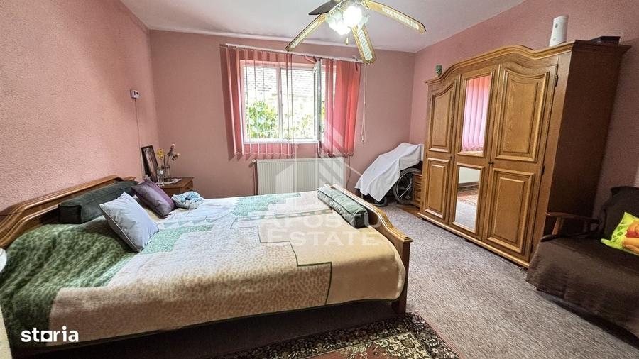Casă cu 4 camere în Ghiroda