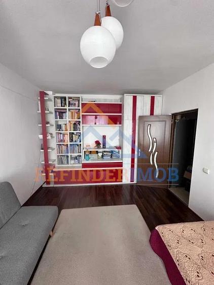 Apartament cu 2 camere decomandat, mobilat în Berceni