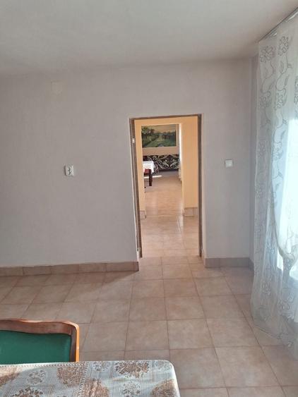 Casă cu 4 camere în Vârfurile