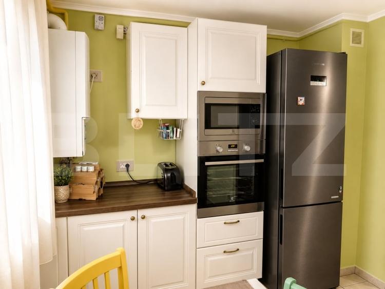 Apartament cu 3 camere decomandat, mobilat în Aradului