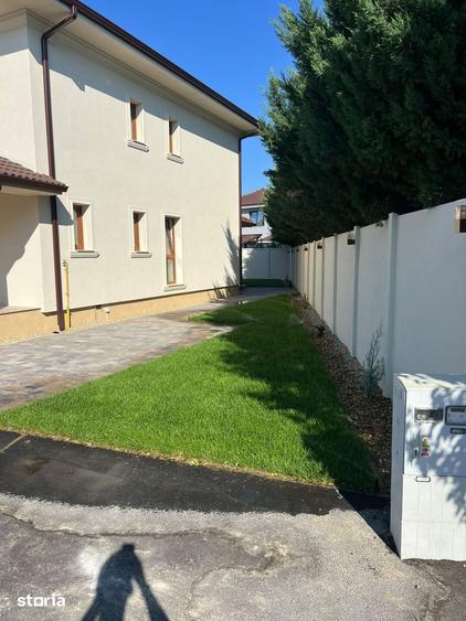 Casă cu 4 camere cu Teren 300 Mp în Vladimirescu