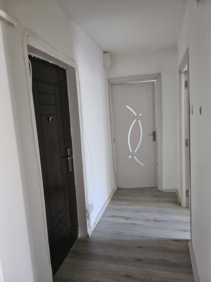 Apartament cu 3 camere decomandat în Viitorului